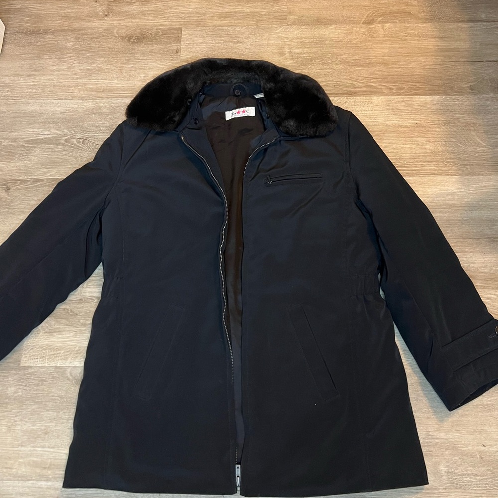 Isaac Mizrahi Women’s Black Jacket with Faux Fur Collar